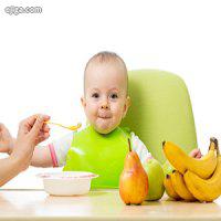 از چند ماهگی به کودک میوه بدهیم؟