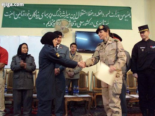 زنان پلیس افغانستان با مرگ و سنت ها می جنگند