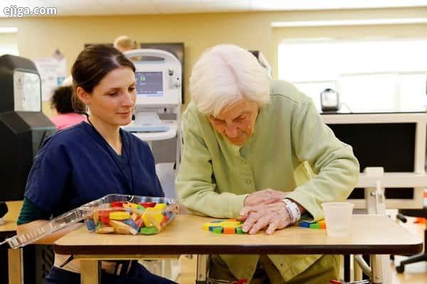 کار درمانی برای مراقبت از سالمندان و بیمارستان