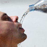 10 اخطاری که به شما می‌گوید باید بیشتر آب بنوشید!